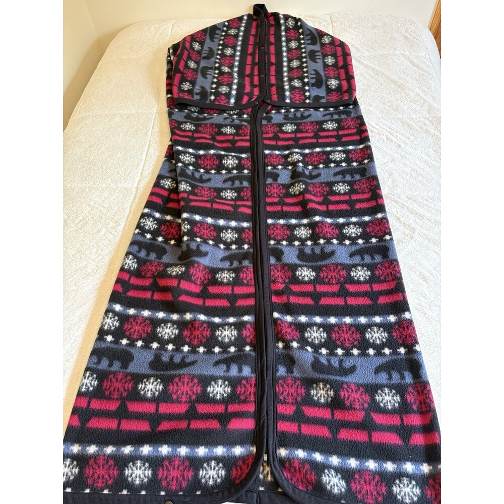 Cuddle Wrap Wearable Zip Snap Stadium Blanket Bear Silhouette Snowflakes EUC